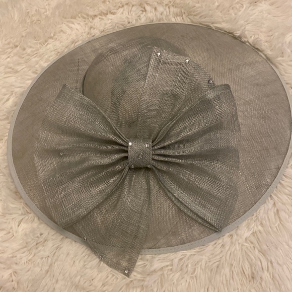 BELLISSIMA MILLINERY COLLECTION
Bow Sinamay Hatinator Hairslide one size green - Picture 2 of 8